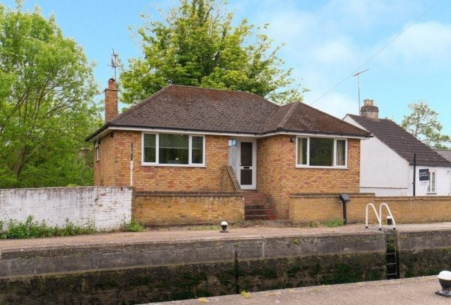 117 Church Street Rickmansworth WD3 1JJ
 10