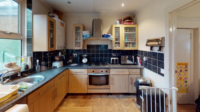 2 Brooklands Road, Thames Ditton KT7 0ET 8