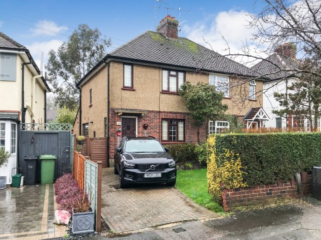 48, The Crescent, Epsom, Surrey KT18 7LL
 1