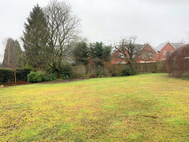 20 Station Road, Blackwell, Bromsgrove, Worcestershire B60 1PZ 2