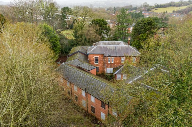 Highfield House Care Home, 28 Clifton Road, Ashbourne, Derbyshire, DE6 1DT 7