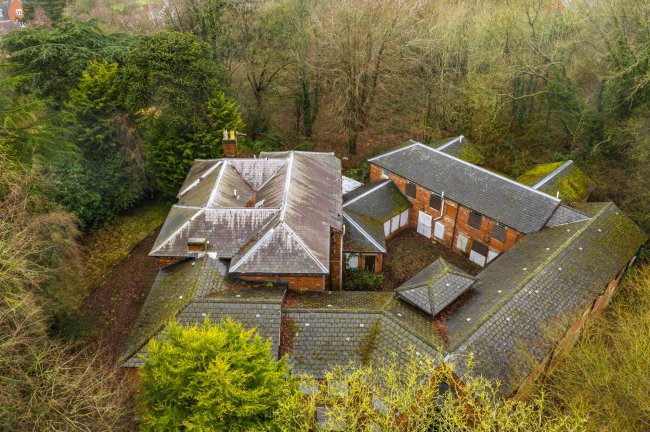 Highfield House Care Home, 28 Clifton Road, Ashbourne, Derbyshire, DE6 1DT 7