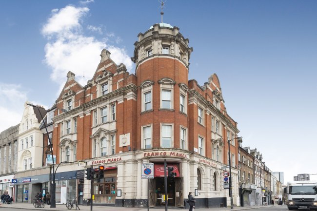 Flat 5,42-46 Kilburn High Road, Kilburn, London, NW6 4HJ
 5
