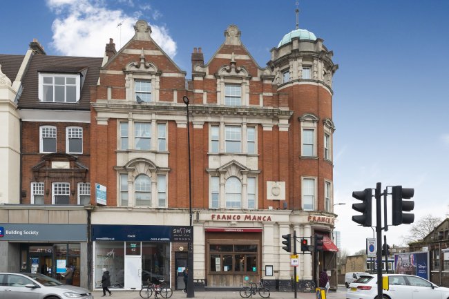 Flat 6,42-46 Kilburn High Road, Kilburn, London, NW6 4HJ
 6