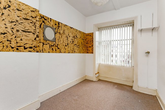 Flat 1 & 2, 42-44 Caledonia Place, Bristol BS8 4DN
 7