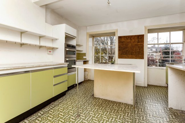 Flat 1 & 2, 42-44 Caledonia Place, Bristol BS8 4DN
 7