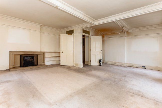 Flat 1 & 2, 42-44 Caledonia Place, Bristol BS8 4DN
 7