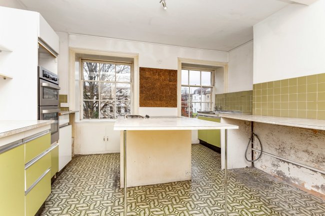 Flat 1 & 2, 42-44 Caledonia Place, Bristol BS8 4DN
 7