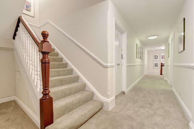 Flat 3, 42-46 Kilburn High Road, Kilburn, London, NW6 4HJ
 4