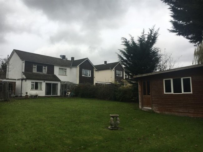 13 Raebarn Gardens, Arkley,  Barnet, Hertfordshire EN5 3DB 3