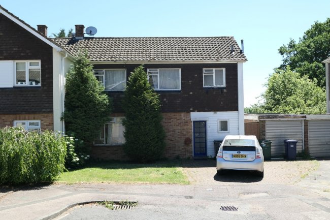 13 Raebarn Gardens, Arkley,  Barnet, Hertfordshire EN5 3DB 3