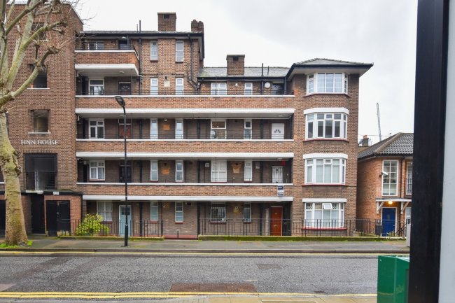 31 Finn House,  Bevenden Street, London, N1 6BN
 4