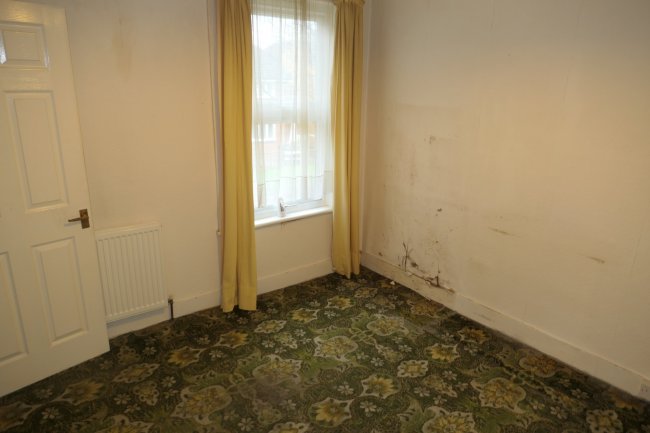 51 Lent Rise Road, Burnham, near Slough, Berkshire SL1 7NY 1