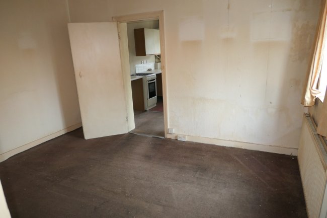 51 Lent Rise Road, Burnham, near Slough, Berkshire SL1 7NY 1