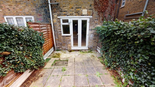 25 Ripley Rd, Canning Town, London, E16 3EA 
 8