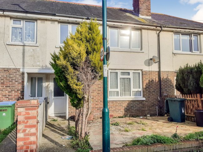 122 Collyer Avenue, Bognor Regis, West Sussex, PO21 5HX 2