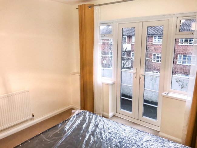 24 Totham Lodge, Richmond Road, Raynes Park, London, SW20 0PF
 9