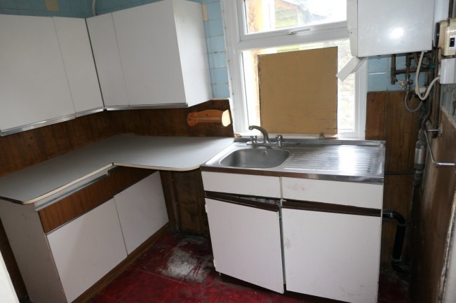 32, Cheshunt Road, Belvedere, Kent DA17 5JB
 3