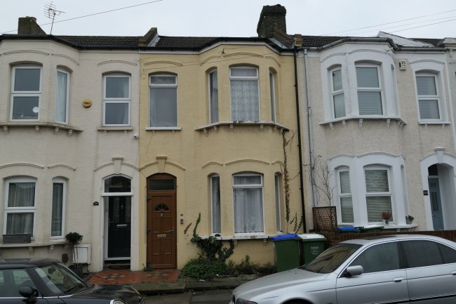 32, Cheshunt Road, Belvedere, Kent DA17 5JB
 3