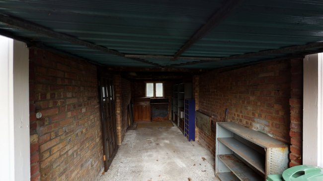 4 Oakhurst Close, Walthamstow, London, E17 3PZ
 1