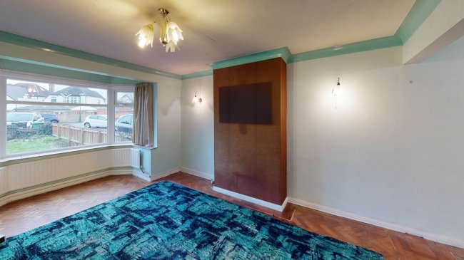 4 Oakhurst Close, Walthamstow, London, E17 3PZ
 1