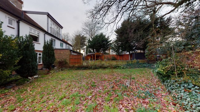 4 Oakhurst Close, Walthamstow, London, E17 3PZ
 1