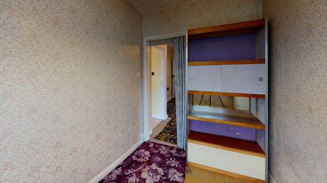 4 Oakhurst Close, Walthamstow, London, E17 3PZ
 1