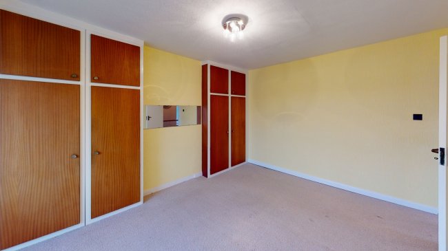 4 Oakhurst Close, Walthamstow, London, E17 3PZ
 1