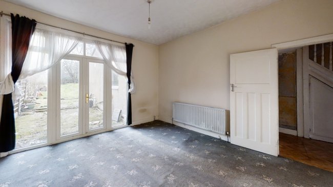 125 South Norwood Hill, Upper Norwood, London SE25 6DD
 2