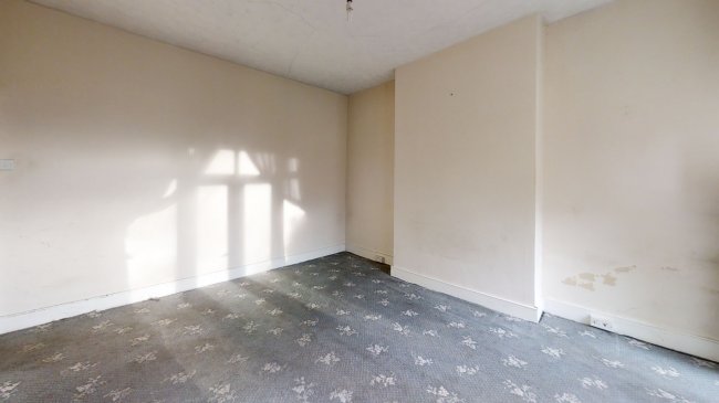 125 South Norwood Hill, Upper Norwood, London SE25 6DD
 2