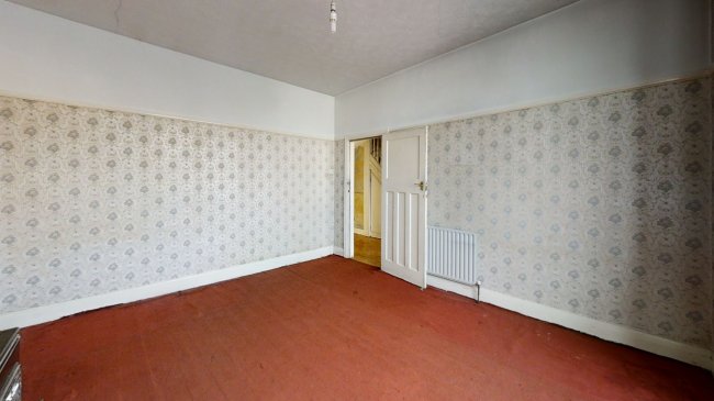 125 South Norwood Hill, Upper Norwood, London SE25 6DD
 2