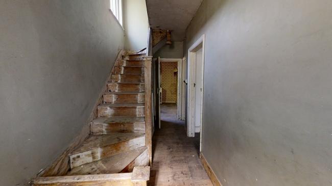 32 Banstead Road, Carshalton, Surrey SM5 3NR
 9