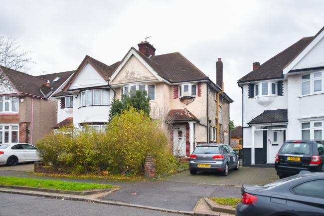 18 St Catherines Road, Chingford, London E4 8AU
 5