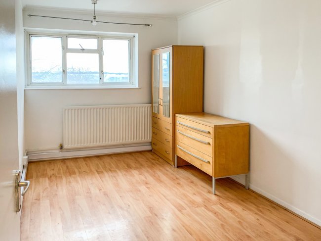 19 Norden Point, Claremont Road, Cricklewood, London NW2 1TG
 4