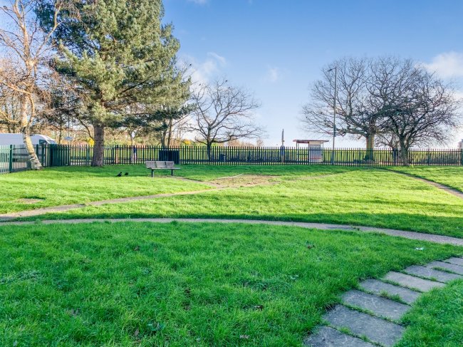 19 Norden Point, Claremont Road, Cricklewood, London NW2 1TG
 4