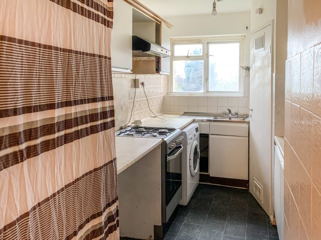 19 Norden Point, Claremont Road, Cricklewood, London NW2 1TG
 4