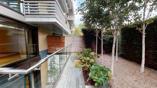 1 Vicarage Gate House, Vicarage Gate, Kensington, London W8 4AQ 7