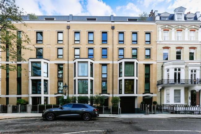 1 Vicarage Gate House, Vicarage Gate, Kensington, London W8 4AQ 7