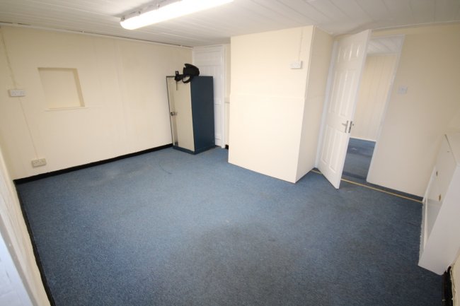 1-3 Tonbridge Road, Barming, Maidstone, Kent ME16 9HB
 4