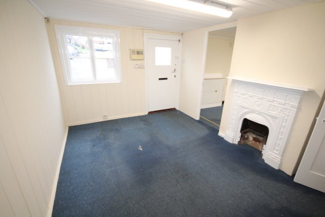 1-3 Tonbridge Road, Barming, Maidstone, Kent ME16 9HB
 4