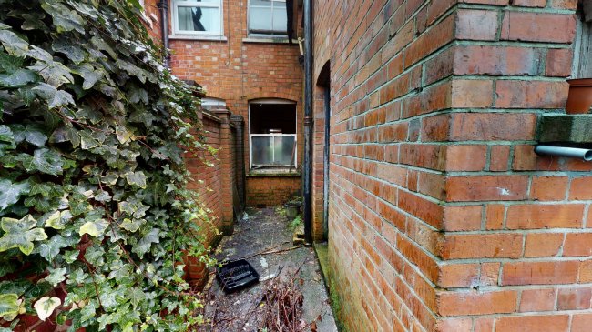 28 Ash Road, Aldershot, Hampshire, GU12 4EZ 8