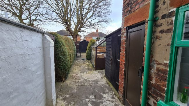 20 Oakleigh Grove, Bebington, The Wirral CH63 7QT 8