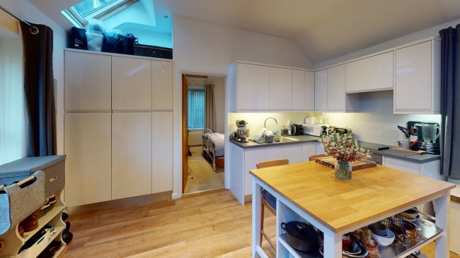 2 Station Approach, East Horsley, Leatherhead, Surrey, KT24 6QX 3