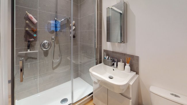 2 Station Approach, East Horsley, Leatherhead, Surrey, KT24 6QX 3