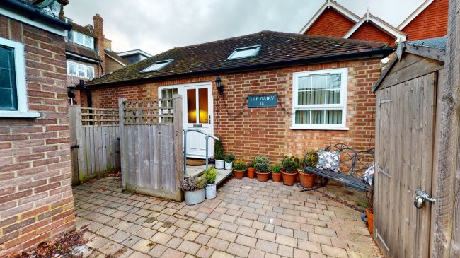 2 Station Approach, East Horsley, Leatherhead, Surrey, KT24 6QX 3