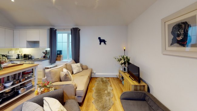 2 Station Approach, East Horsley, Leatherhead, Surrey, KT24 6QX 3