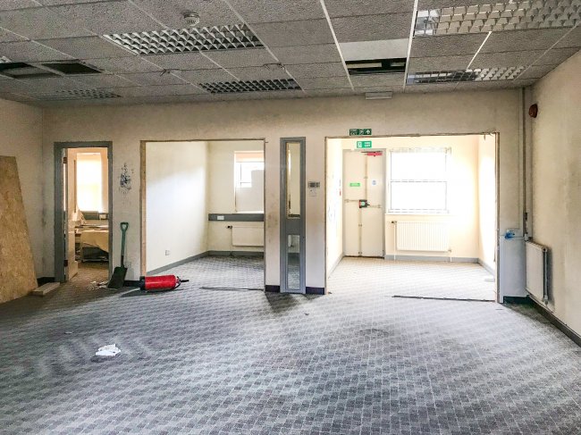 84 High Street, Billingshurst, RH14 9QS 5