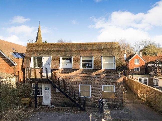 84 High Street, Billingshurst, RH14 9QS 5