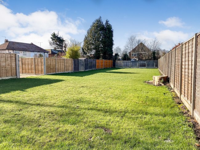 10 Sunbury Way and Land, Hanworth, Middlesex TW13 6XJ 5