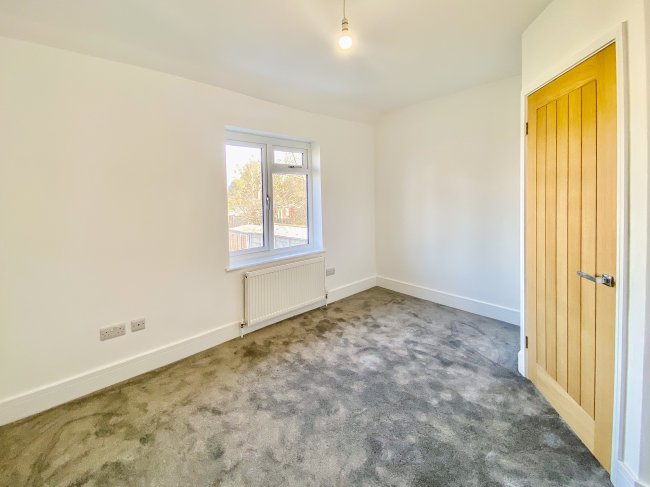 10 Sunbury Way and Land, Hanworth, Middlesex TW13 6XJ 5